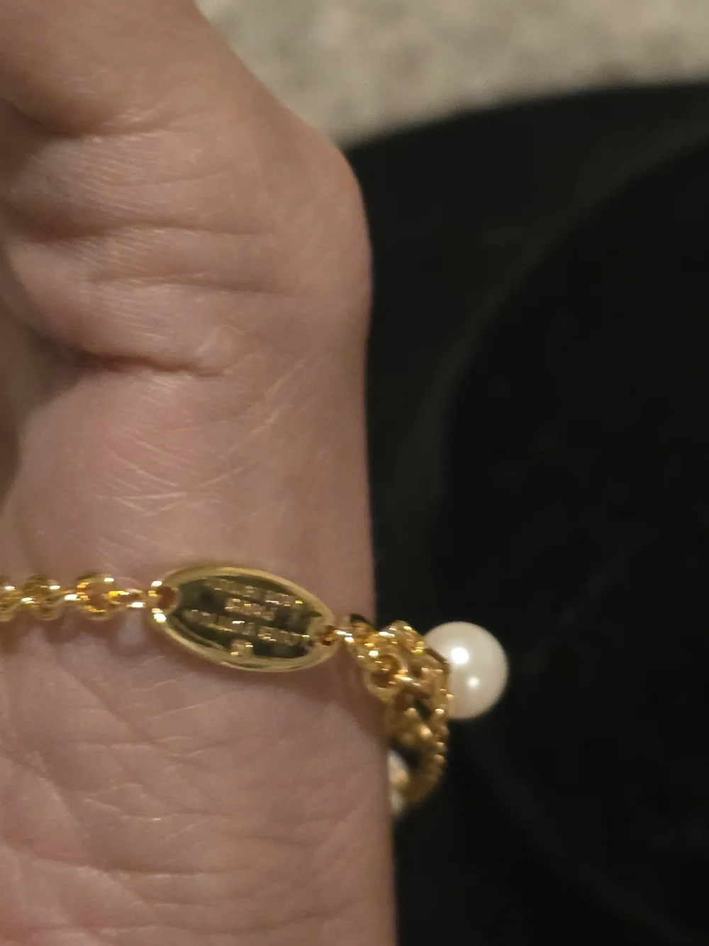 18kgp LVGold-tone Pearl Charm Bracelet